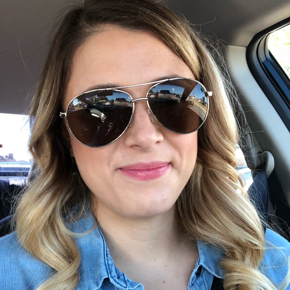 Meet your Posher, Loryn